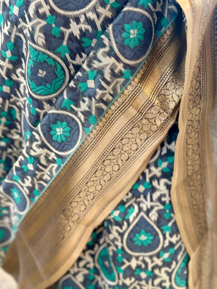 Grey Blue Jamdani Saree w/ Zari Woven Border