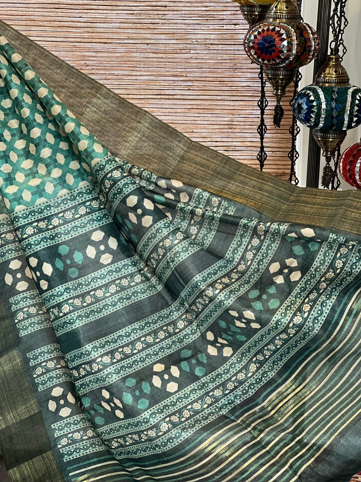 Green Diamond Print Bapta Silk Saree